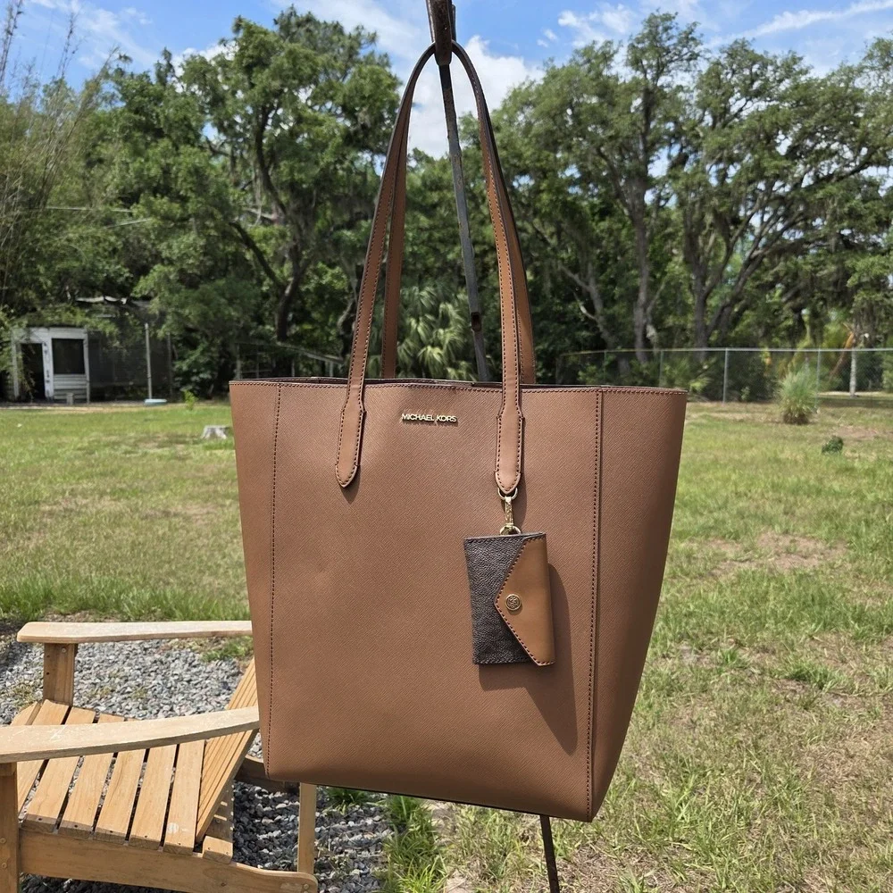 Michael Kors Vincent Large Saffiano Leather Tote Bag with Card Case Camel Brown - Picture 2 of 16